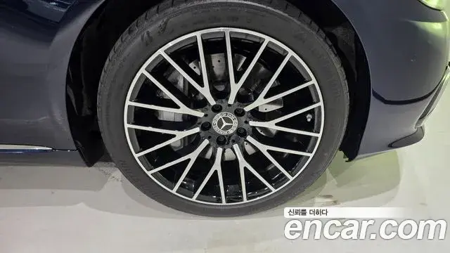 Mercedes-Benz S-Class 2025 — Photo 5/20