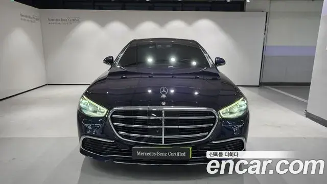 Mercedes-Benz S-Class 2025 — Photo 6/20
