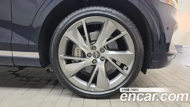 Genesis GV70 2023 — Photo 13/36
