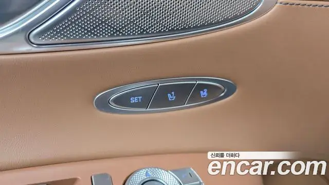Genesis GV70 2023 — Photo 2/36