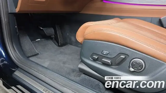 Genesis GV70 2023 — Photo 29/36