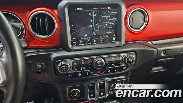 Jeep Wrangler 2020 — Фото 14/20