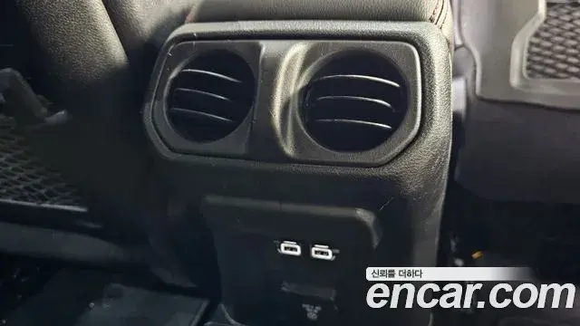 Jeep Wrangler 2020 — Фото 19/20