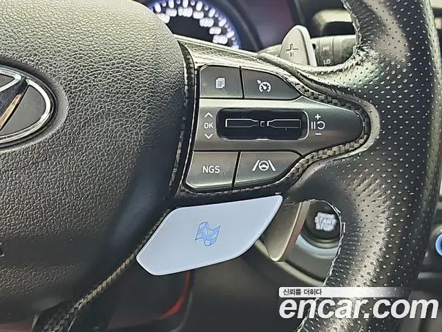 Hyundai Veloster 2020 — Фото 16/19
