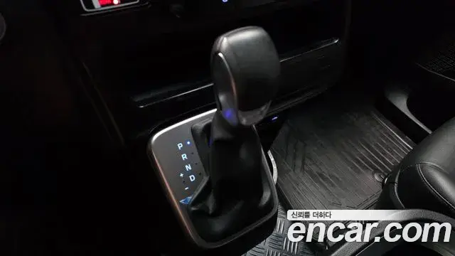 Hyundai Staria 2024 — Фото 9/20