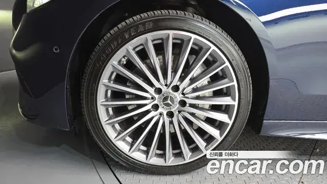 Mercedes-Benz C-Class 2022 — Фото 5/20