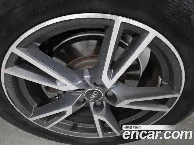 Audi Q5 2021 — Фото 12/18