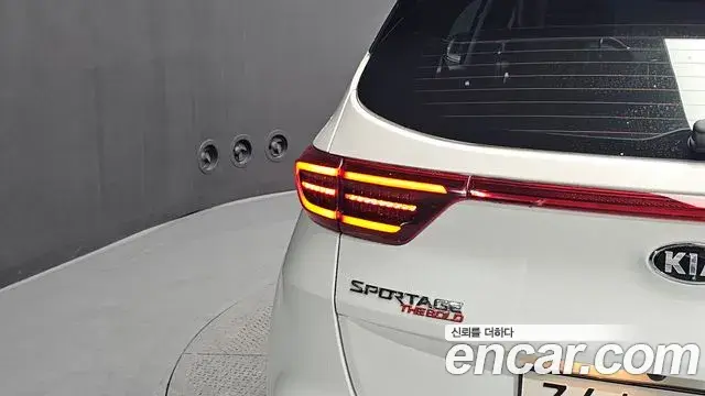 Kia Sportage The Bold 2021 — Şəkil 15/35