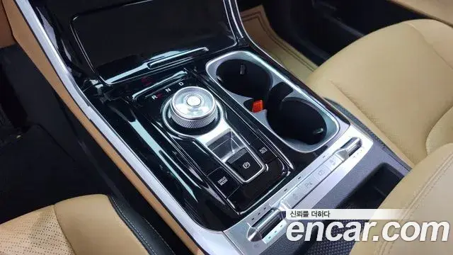 Kia Carnival 2023 — Photo 9/20