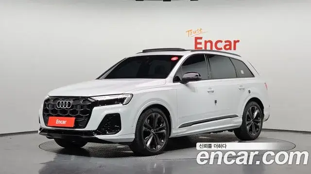 Audi Q7 2025 — Фото 1/20