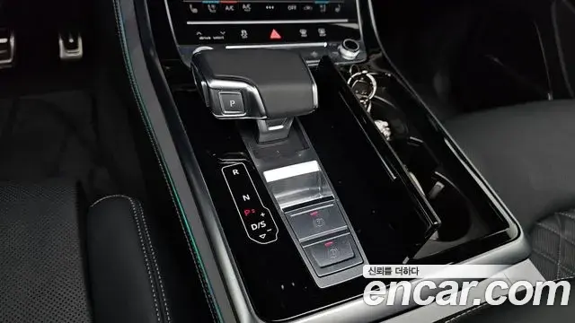 Audi Q7 2025 — Фото 9/20