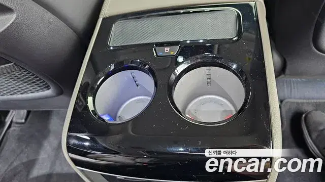 Kia Carnival 2024 — Photo 2/32