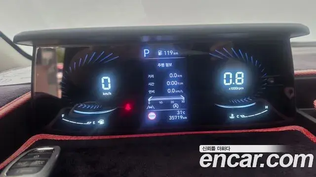 Hyundai Staria 2023 — Фото 6/20