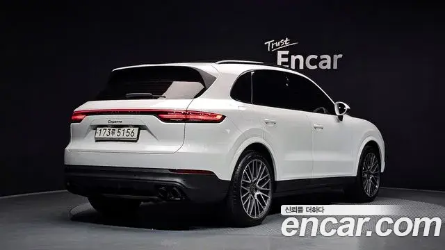 Porsche Cayenne 2020 — Фото 1/20