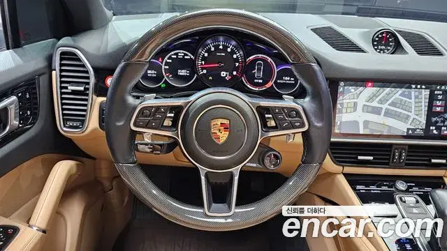 Porsche Cayenne 2020 — Фото 12/20