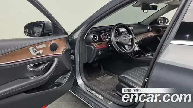 Mercedes-Benz E-Class 2018 — Фото 8/20