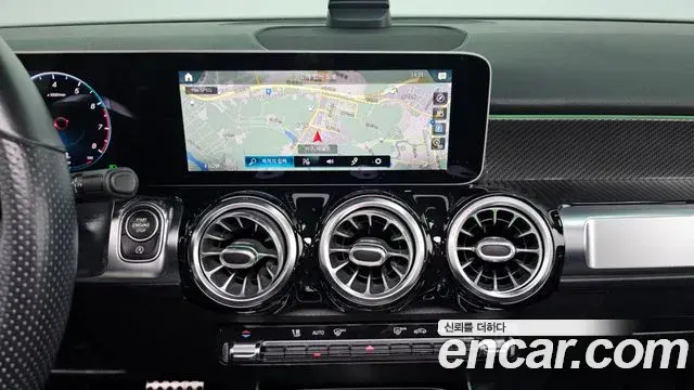 Mercedes-Benz GLB-Class 2020 — Фото 11/20