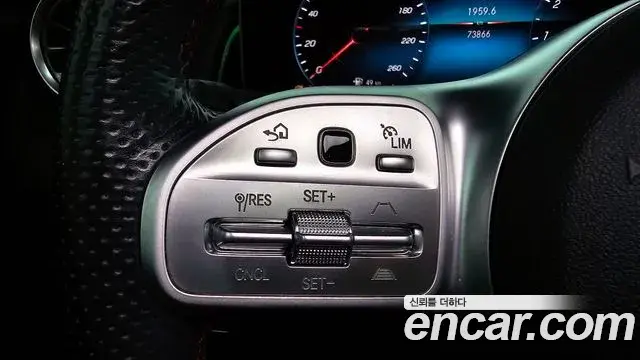 Mercedes-Benz GLB-Class 2020 — Фото 15/20