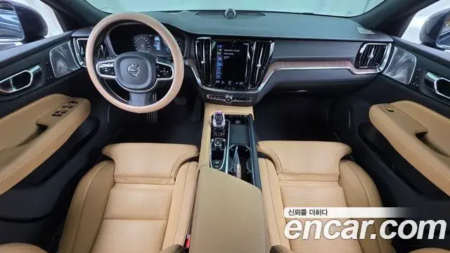 Volvo V60 Cross Country 2022 — Фото 7/20