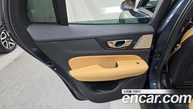 Volvo V60 Cross Country 2022 — ფოტო 6/34