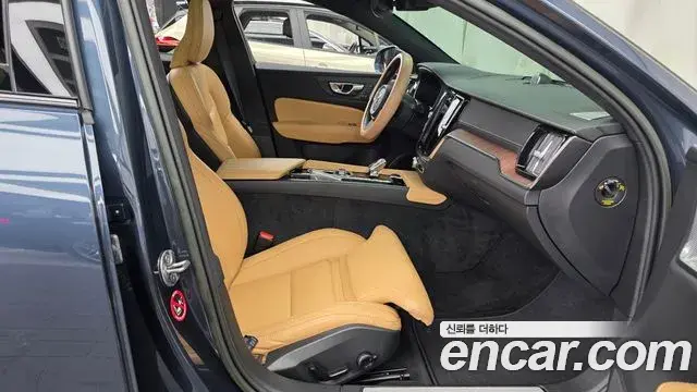 Volvo V60 Cross Country 2022 — ფოტო 10/34