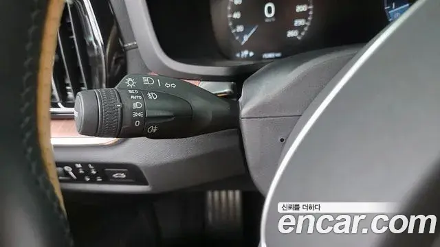 Volvo V60 Cross Country 2022 — ფოტო 1/34