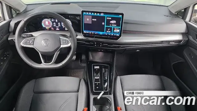 Volkswagen Golf 2026 — Şəkil 28/32
