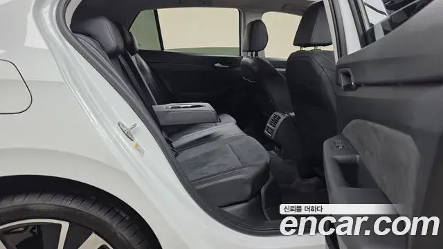Volkswagen Golf 2026 — Şəkil 14/32
