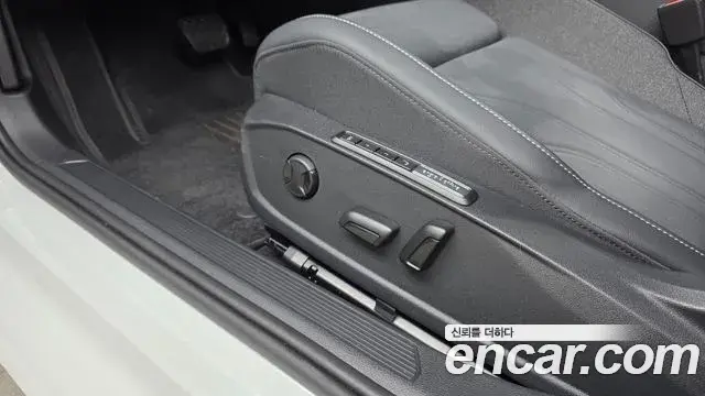Volkswagen Golf 2026 — Şəkil 30/32
