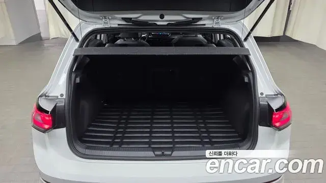 Volkswagen Golf 2026 — Şəkil 19/32