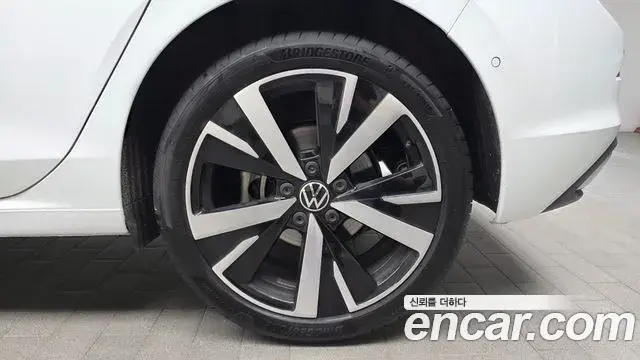 Volkswagen Golf 2026 — Şəkil 15/32