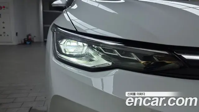 Volkswagen Golf 2026 — Şəkil 31/32