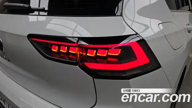 Volkswagen Golf 2026 — Şəkil 23/32