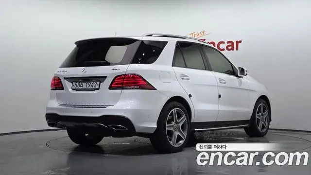 Mercedes-Benz GLE-Class 2018 — Фото 2/20
