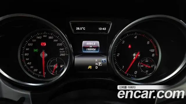 Mercedes-Benz GLE-Class 2018 — Фото 8/20