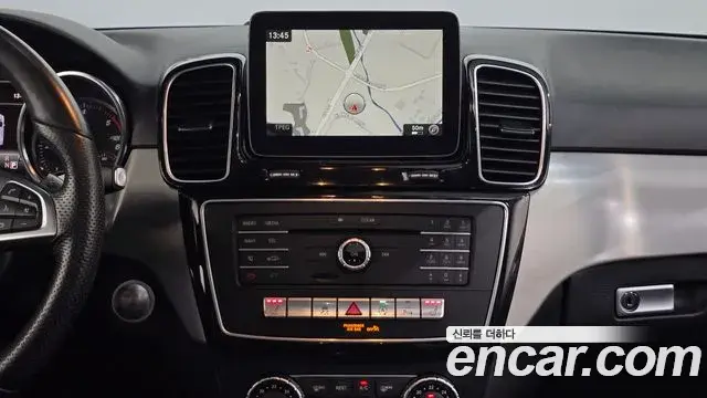 Mercedes-Benz GLE-Class 2018 — Фото 13/20