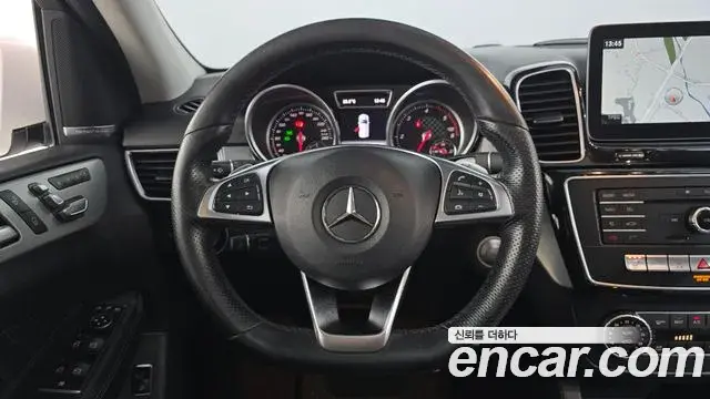 Mercedes-Benz GLE-Class 2018 — Фото 14/20