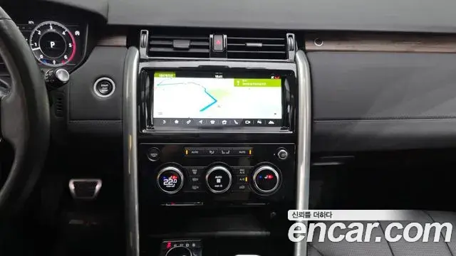 Land Rover Discovery 5 2018 — Фото 14/20