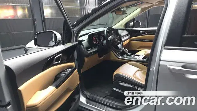 Kia Carnival 2021 — Photo 9/20