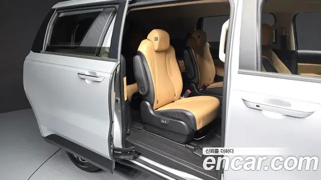 Kia Carnival 2021 — Photo 11/20