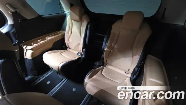 Kia Carnival 2021 — Photo 19/20