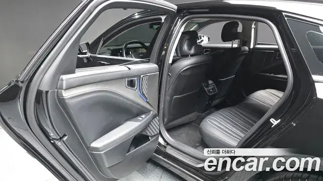 Kia K8 2025 — Şəkil 13/36