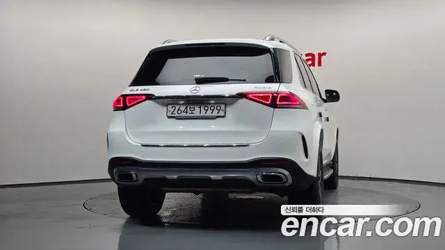 Mercedes-Benz GLE-Class 2019 — Фото 3/20