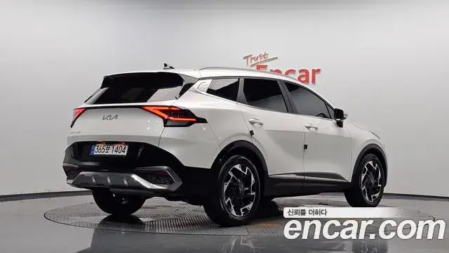 Kia Sportage 2022 — Фото 2/20