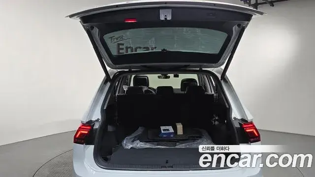 Volkswagen Tiguan Allspace 2022 — Photo 7/20