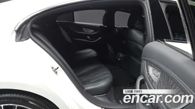 Mercedes-Benz CLS-Class 2023 — Photo 12/20