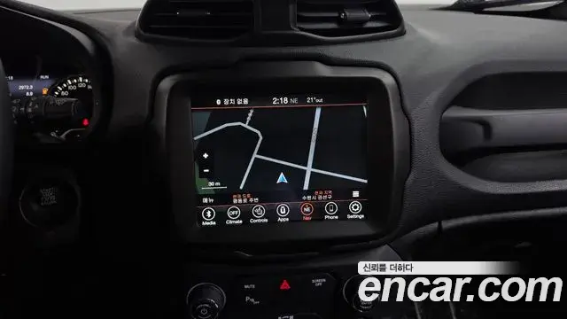 Jeep Renegade 2020 — Фото 12/20