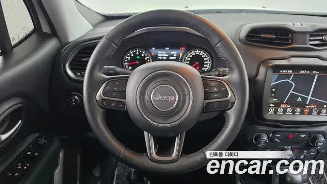 Jeep Renegade 2020 — Фото 13/20