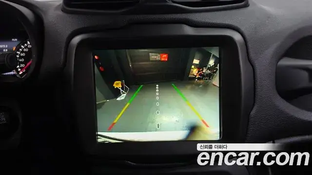 Jeep Renegade 2020 — Фото 14/20