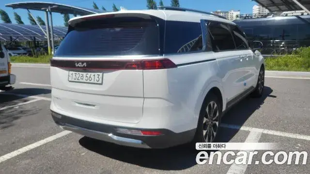 Kia Carnival 2023 — Photo 2/20